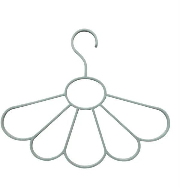 Flower Shaped Hijab & Scarf Organizer – 5 Rings Space-Saving Hanger for Wardrobe & Closet in Pakistan