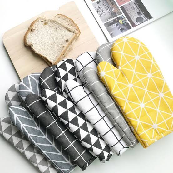 Premium Heat Resistant Oven Gloves Pair for Cooking, Baking and BBQ