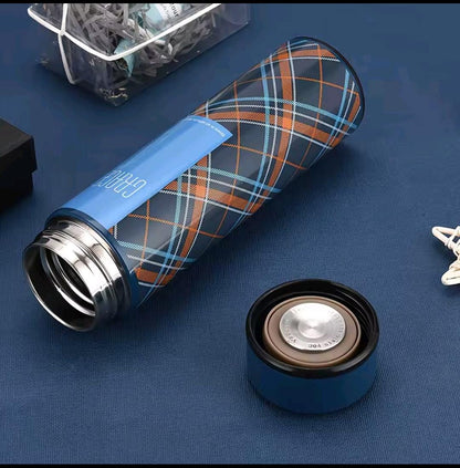500ml Checked Design Smart Water Bottle with LED Temperature Display – New Stylish Thermos