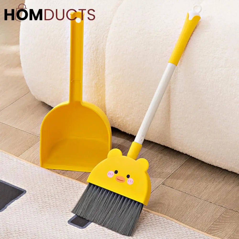 Luxury Bear-Themed Broom & Dustpan Set – Cute & Compact Home Cleaning Tool