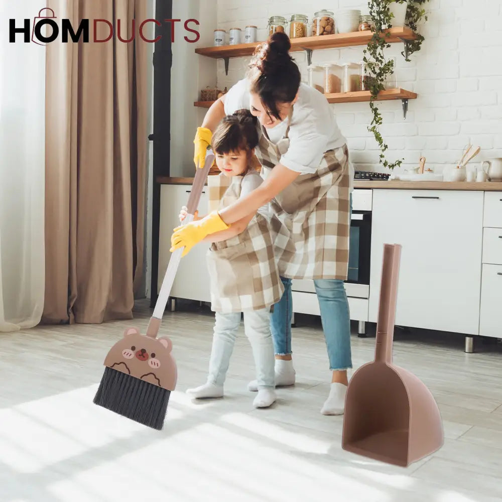 Luxury Bear-Themed Broom & Dustpan Set – Cute & Compact Home Cleaning Tool