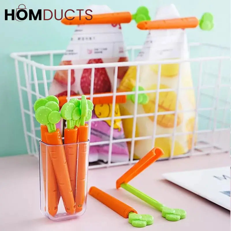Magnetic carrot sealing clip