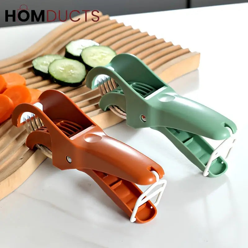 Multi-Blade Handheld Vegetable Cutter – Quick Carrot Slicer & Julienne Tool