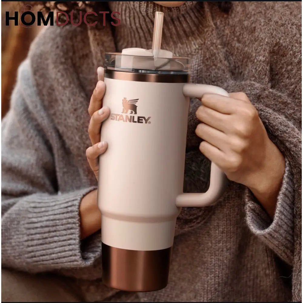 The Holiday Quencher Quencher H2.0 Flowstate Tumbler.